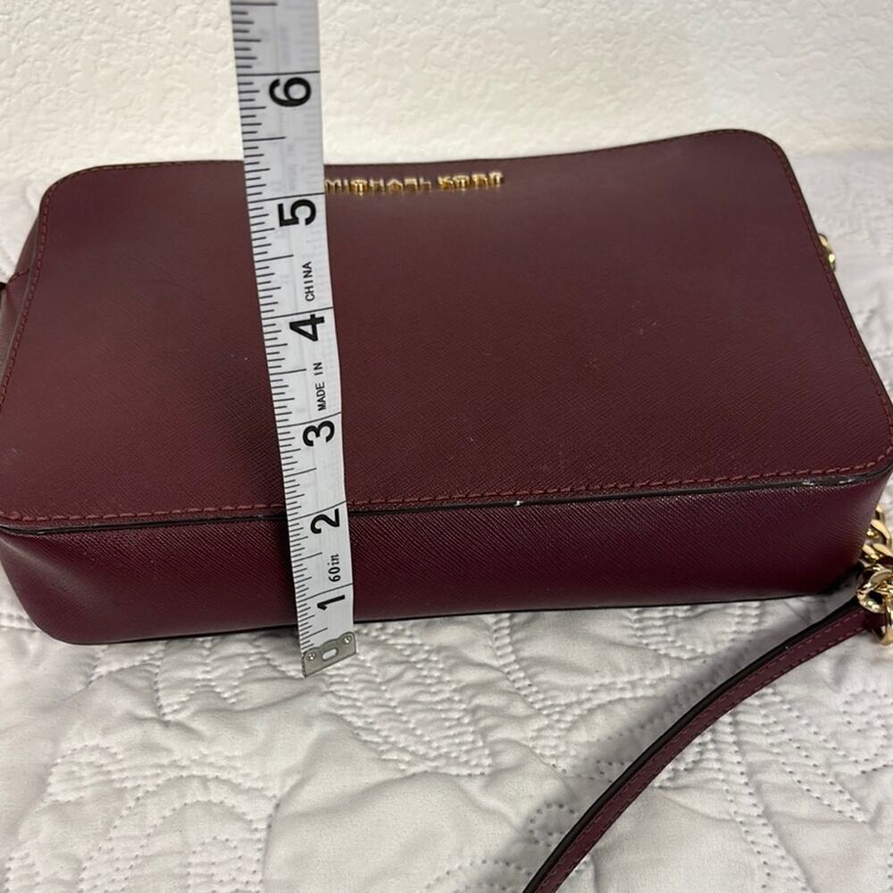 Michael Kors Burgundy Saffiano Leather Zip Crossbody Bag Gold Hardware MK - Picture 3 of 11